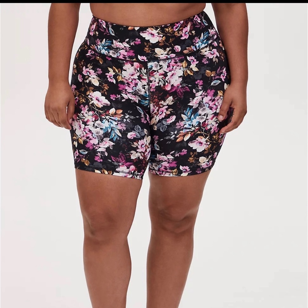 Torrid, Performance Core Bike Short, Size 2X